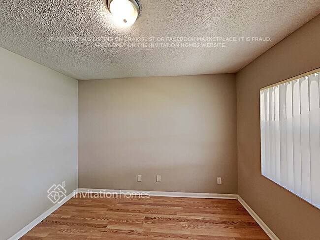 Building Photo - 10226 SW 49th Pl