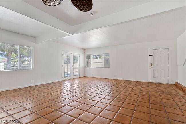 Building Photo - 908 Vegas Valley Dr