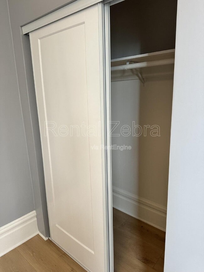 Building Photo - 1604 Jones St