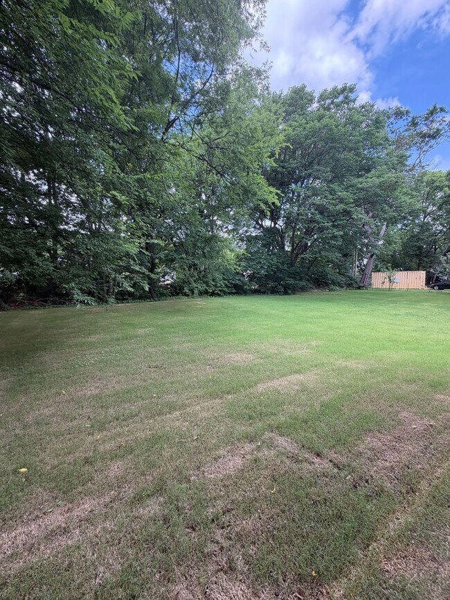 Building Photo - 1711 Golf Club Ln NW