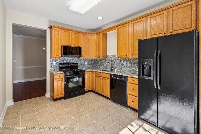 Building Photo - 86 Deepwater Cir