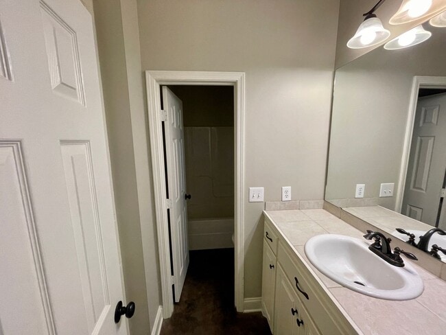 Building Photo - 4 bed 2.5 bath home in Ridgeland!*MOVE IN ...