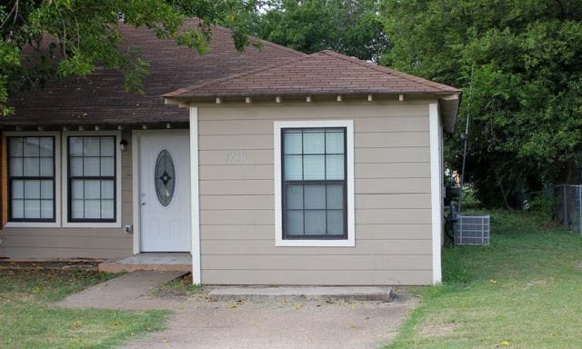 Building Photo - 1712 Poage Ave