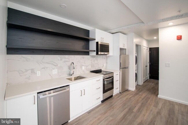 Building Photo - 1201 Vine St