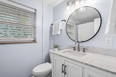 2nd Floor Full Bathroom - 2938 Sherwood Rd