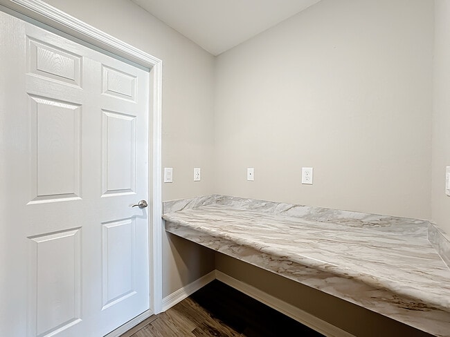 Building Photo - 877 Cypress Creek Run