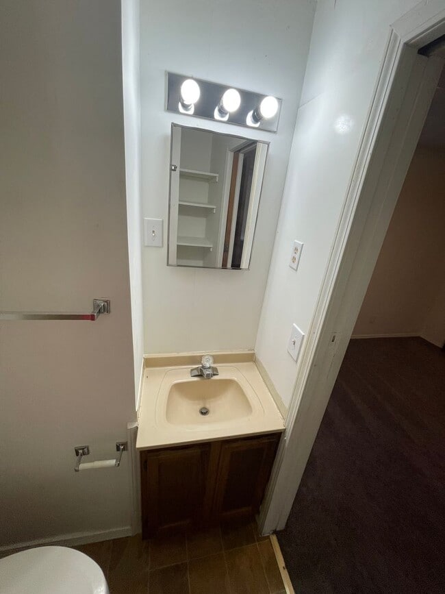 Building Photo - 341 Central Ave