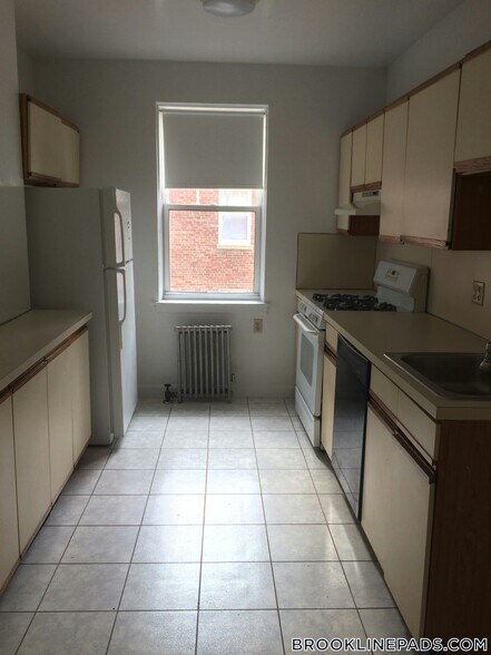 Building Photo - 38 Harris St