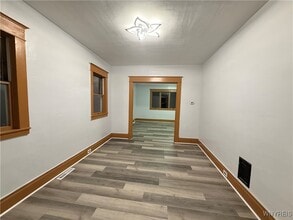 Building Photo - 111 Dempster St