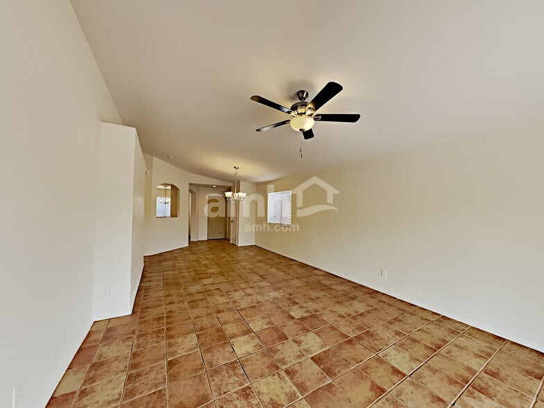 Building Photo - 2165 W Burlwood Way
