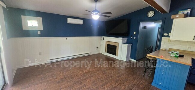 Building Photo - 3765 PA-715
