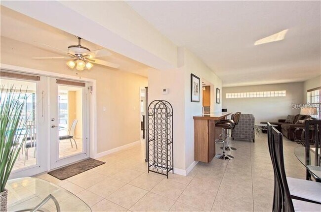 Building Photo - 540 Lindley Terrace