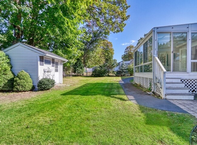 Building Photo - 33 Hillcrest Rd