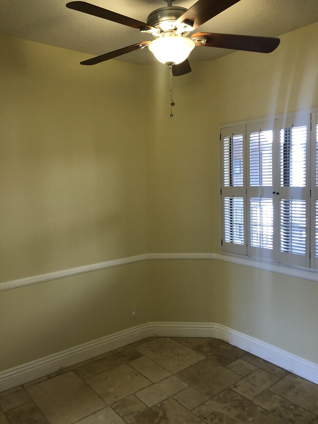 Breakfast Area - 14572 Dickens St