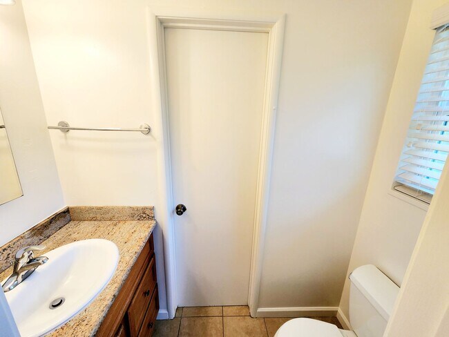 Building Photo - 3 bedroom home in San Mateo