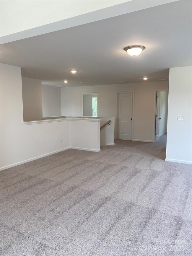Building Photo - 1211 Fremont Dr