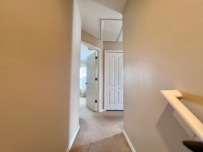 Building Photo - Gorgeous 3-bedroom, 2 1/2-bath End Unit To...