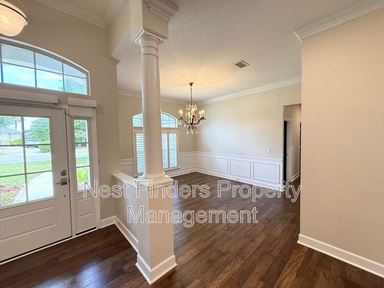 Building Photo - 7860 Turnstone Cir E