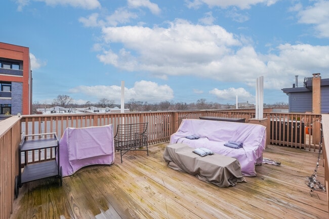 Building Photo - 1621 N Humboldt Blvd