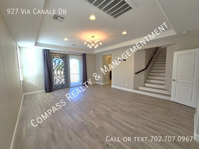 Building Photo - 927 Via Canale Dr