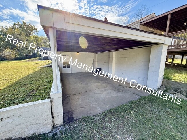 Building Photo - Charming 3-Bedroom Home with Covered Deck ...