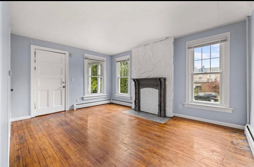 Building Photo - 619 Elmwood Ave