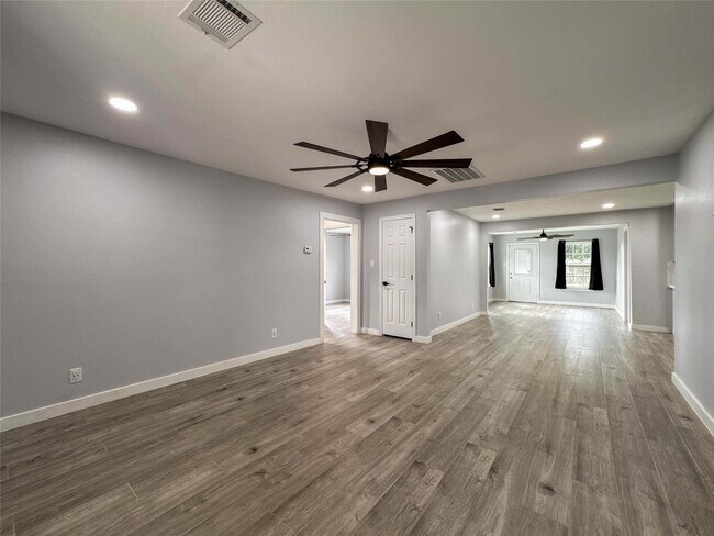 Building Photo - 730 Dunkley Dr