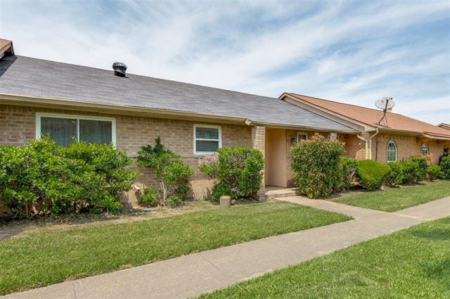 Building Photo - 12 E Creek Dr