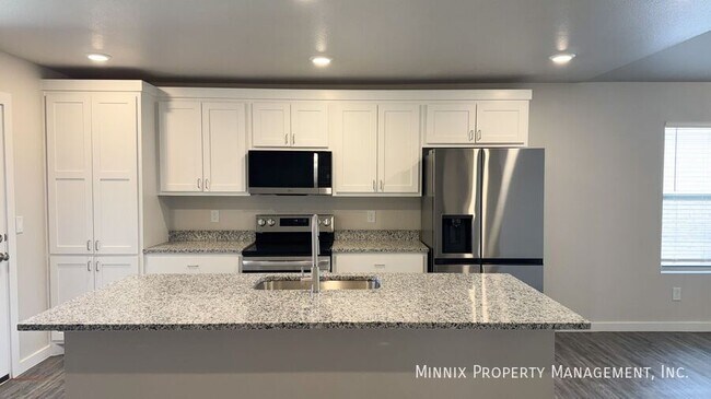 Building Photo - 8007 Date Ave