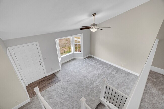 Building Photo - $2,465.00, 2 bed, 1.5 bath, located in Denver