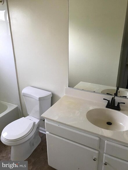 Building Photo - 14032 Vista Dr