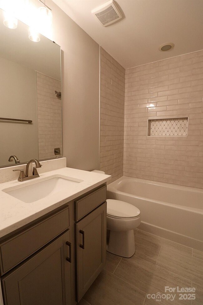 Building Photo - 564 6th Baxter Crossing