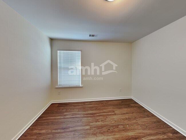 Building Photo - 227 Ivy Brook Dr