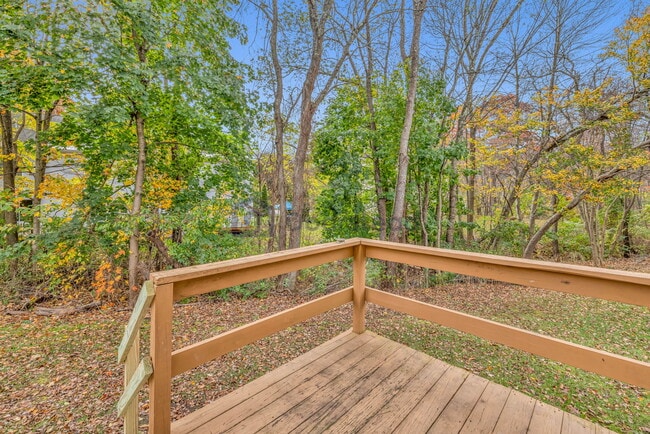 Building Photo - 20 Northwoods Cir