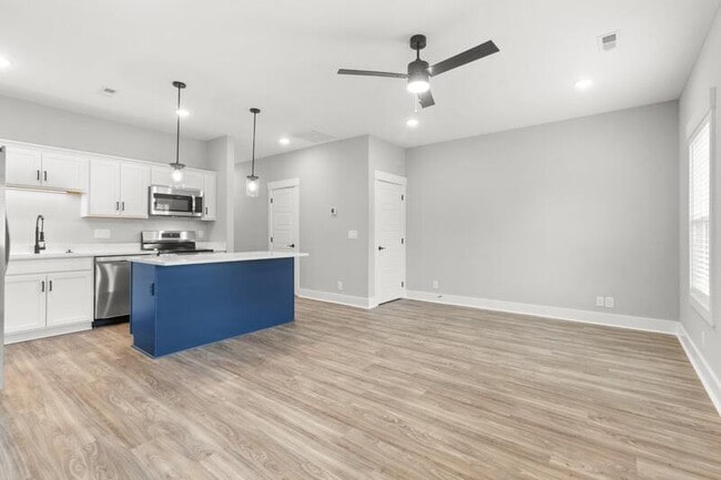 Building Photo - 504 Jonathan Wade Cir