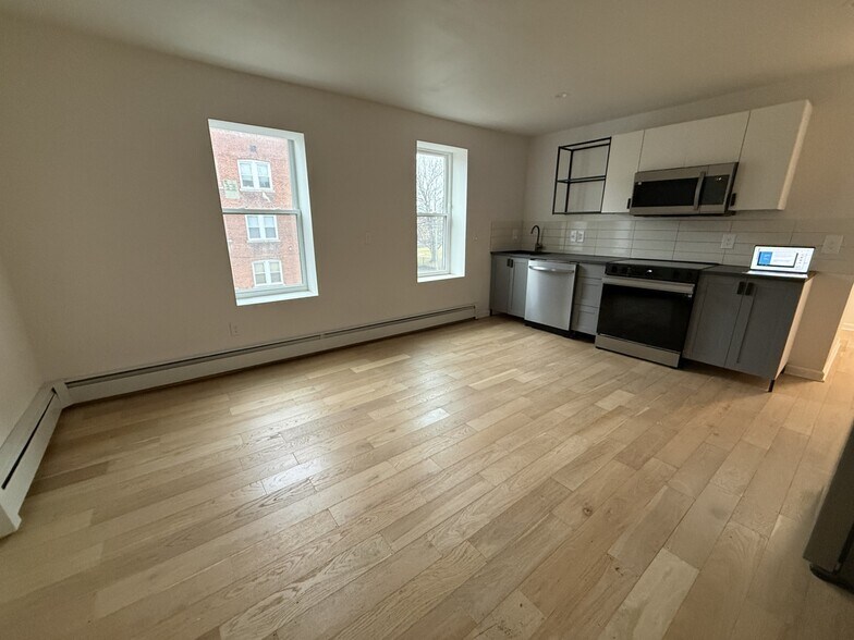 Building Photo - 166 Ward St