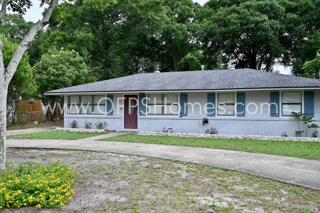 Building Photo - AVAILABLE NOW!