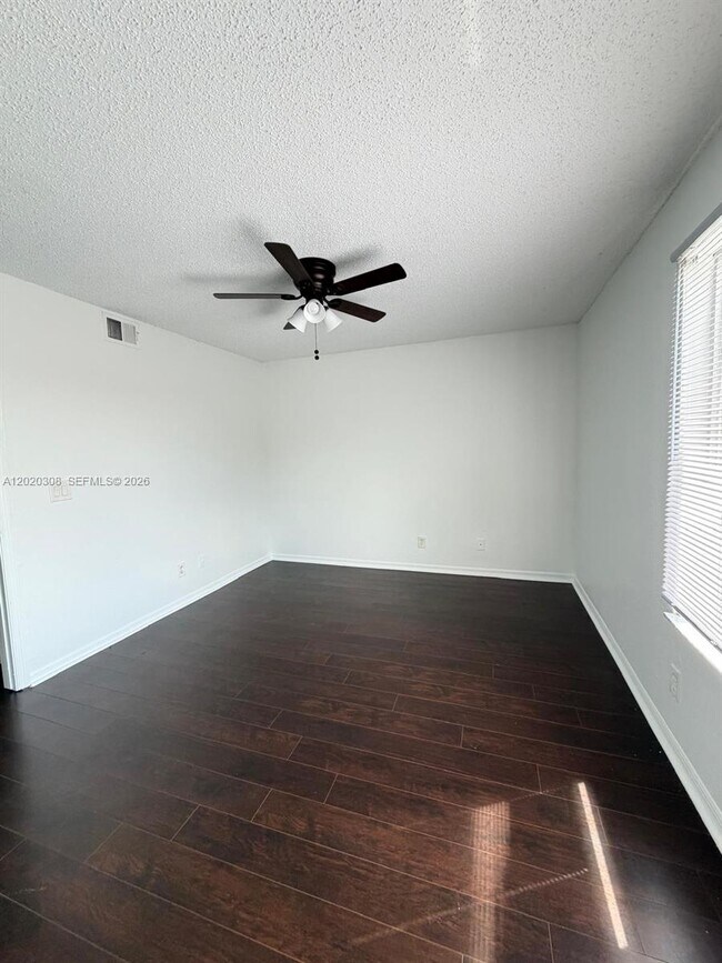 Building Photo - 12950 Vista Isles Dr