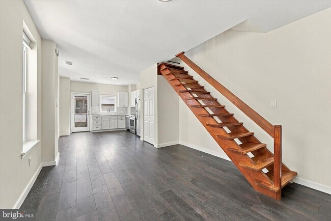 Building Photo - 1716 Mt Vernon St