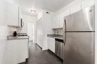 Building Photo - 1621 F St NE