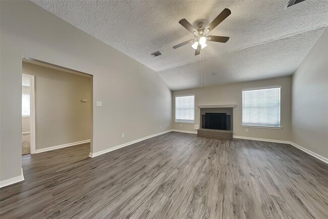 Building Photo - 11606 Easterling Dr
