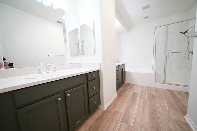 Building Photo - 28635 N Pietro Dr