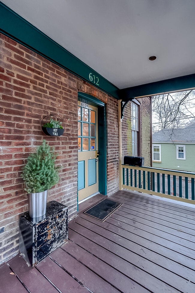 Building Photo - 612 Shelby St