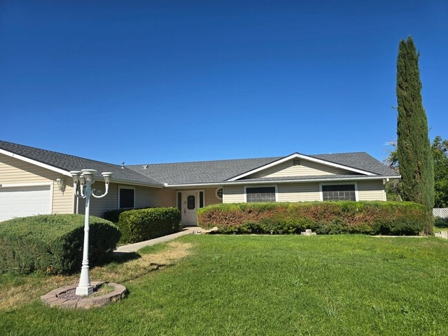 Building Photo - Unfurnished, 1-Year Long-Term Rental
