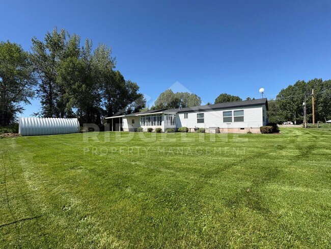 Building Photo - 582 N 4200 E