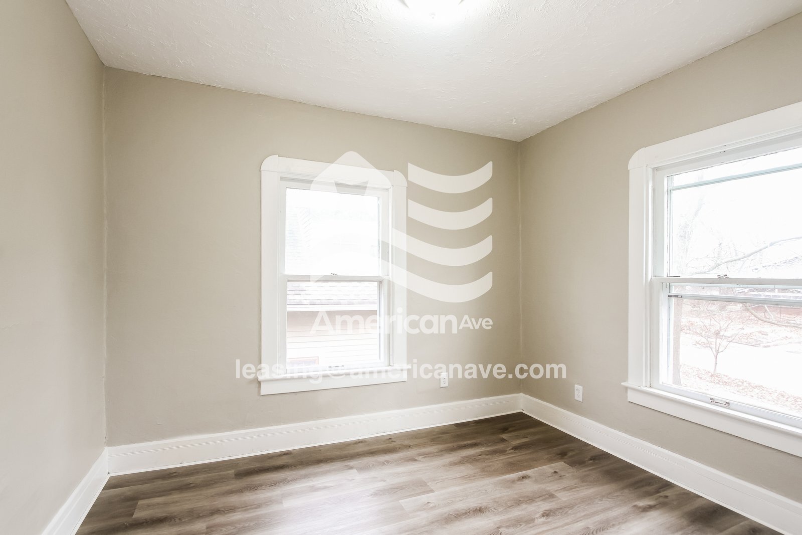 Building Photo - 5928 E University Ave