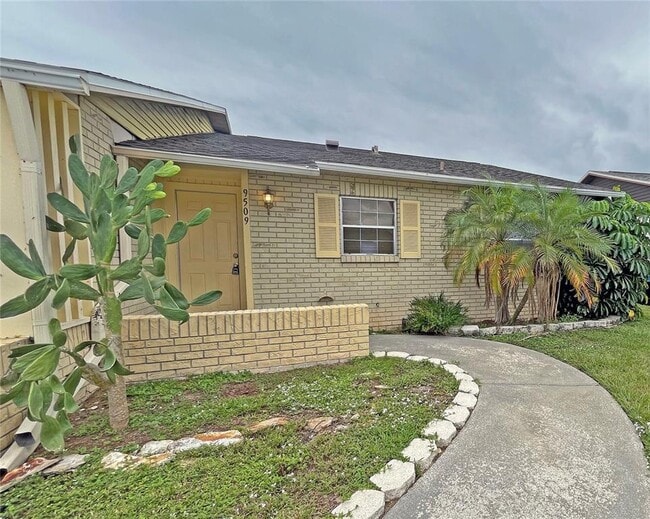 Building Photo - 9509 Fieldview Cir