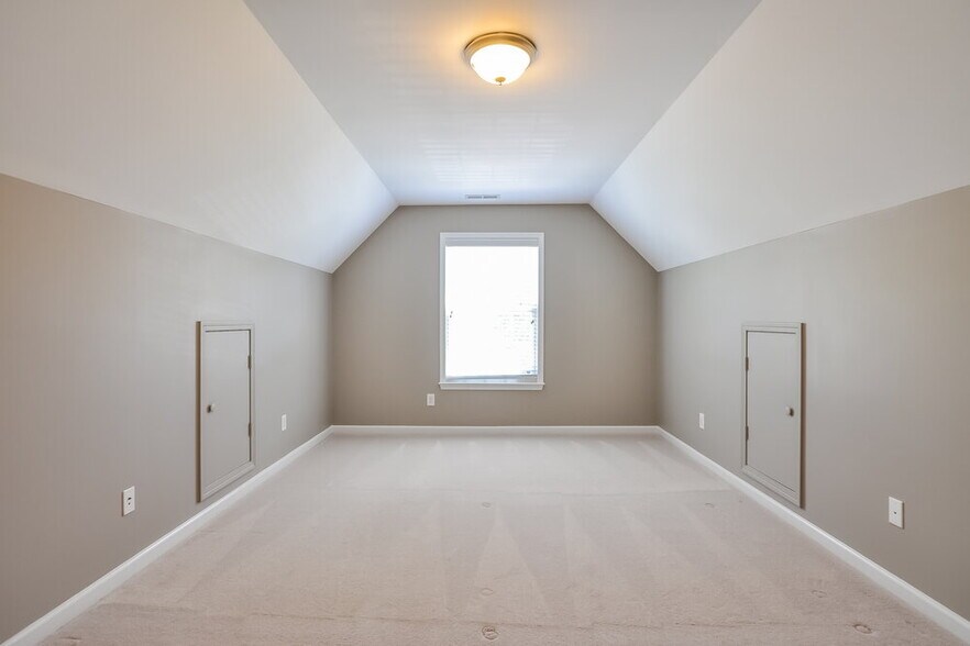 Building Photo - 353 Collinsworth Dr
