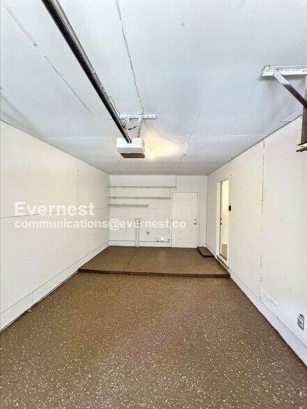 Building Photo - 3963 Bouldercrest Rd
