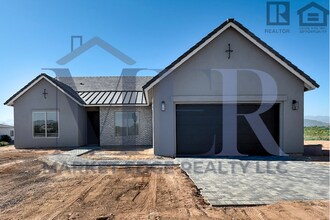 Building Photo - 3Bed/2Bath Home in North Scottsdale! Move-In Ready on 1/1/2026!